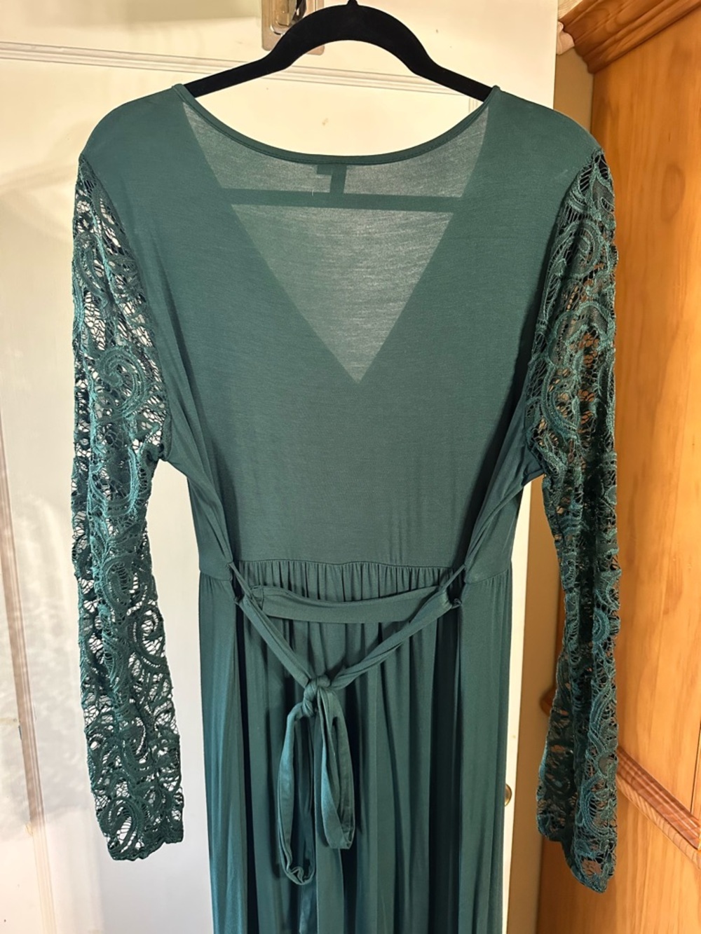 Women’s Deep Green Lace Sleeve Maxi Dress - Picture 9 of 10